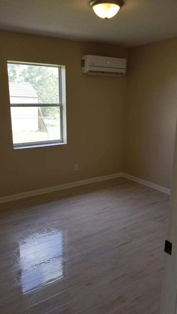 Foto del edificio - 2 Bed 1 Bath Home Pet Friendly Large Fence...