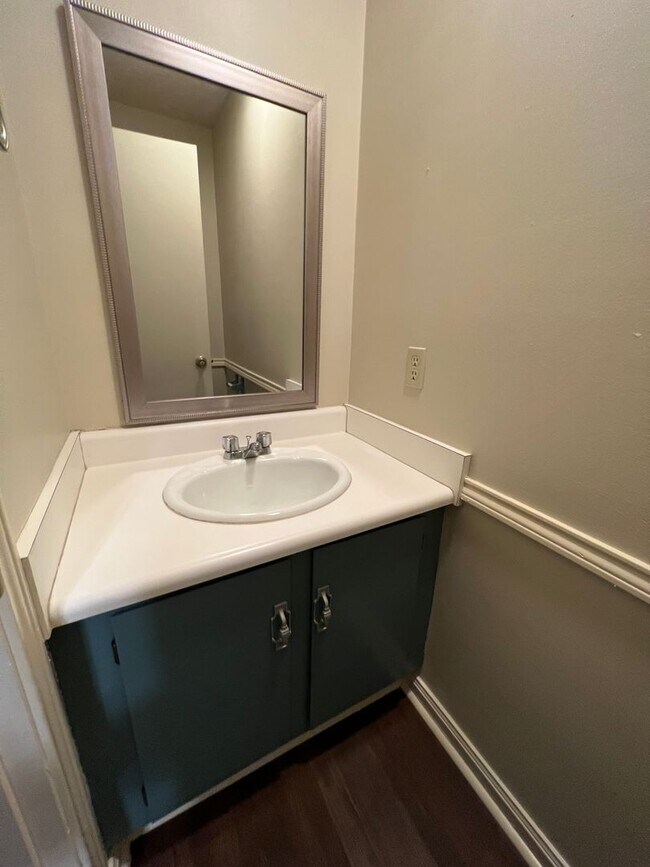 Foto del edificio - 2 Bedroom, 1.5 Bathroom