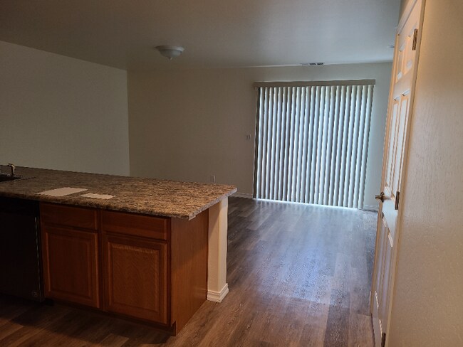 Foto del edificio - 310 SE L St