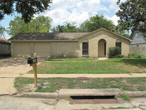 Building Photo - 6906 Sandy Knolls Dr