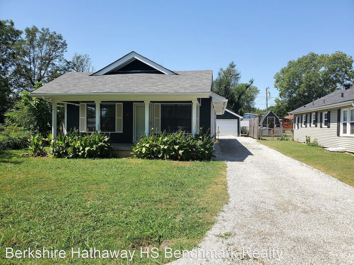 1006 N McKinley Ave, Shawnee, OK 74801 House for Rent in Shawnee, OK