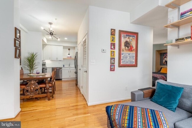 Foto del edificio - 610 Irving St NW