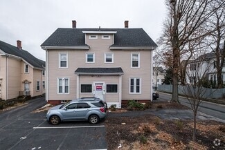 Building Photo - 686 Main St