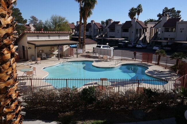 Foto del edificio - CENTRAL LOCATION - TROPICANA/MARYLAND AREA - 2 BED/2 BATH