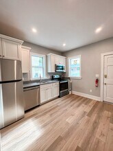 Building Photo - 27-29 Pine St