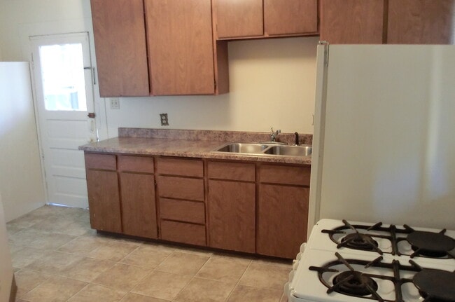 Building Photo - 1 bedroom 1 bath apartment