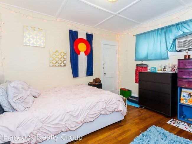 Building Photo - 4 br, 1 bath Apartment - 347-349 Salem Street