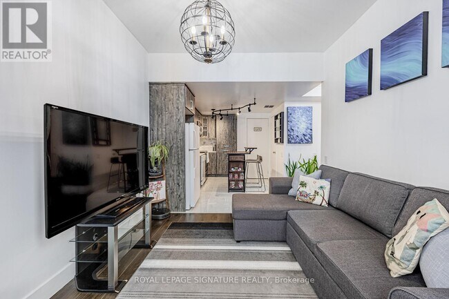 Building Photo - 760 Lawrence Ave W