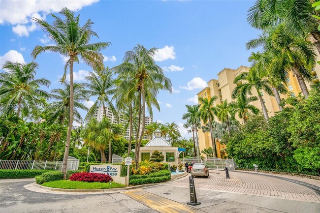 Foto del edificio - 3340 NE 190th St