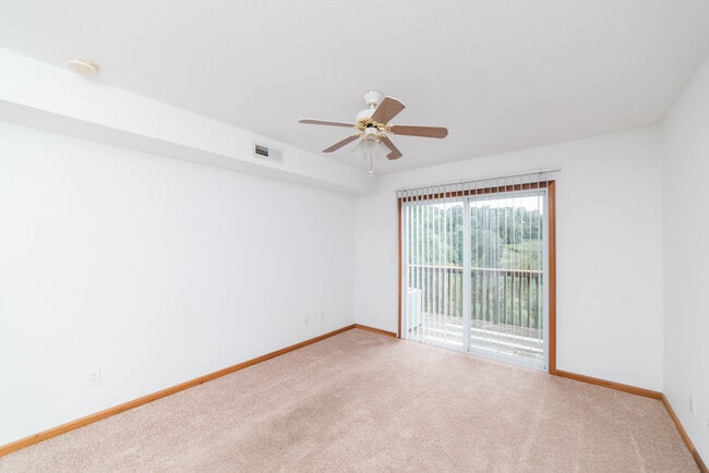 Building Photo - Pinnacle Heights Apartments