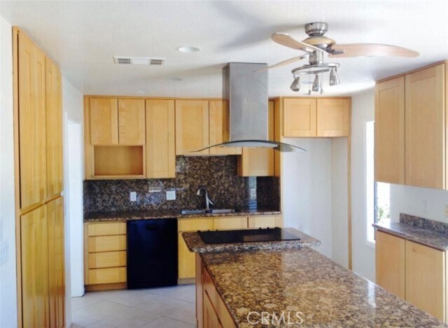 Building Photo - 23240 Canyon Lake Dr N