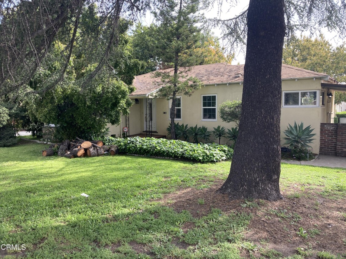 Foto principal - 4828 Baldwin Ave