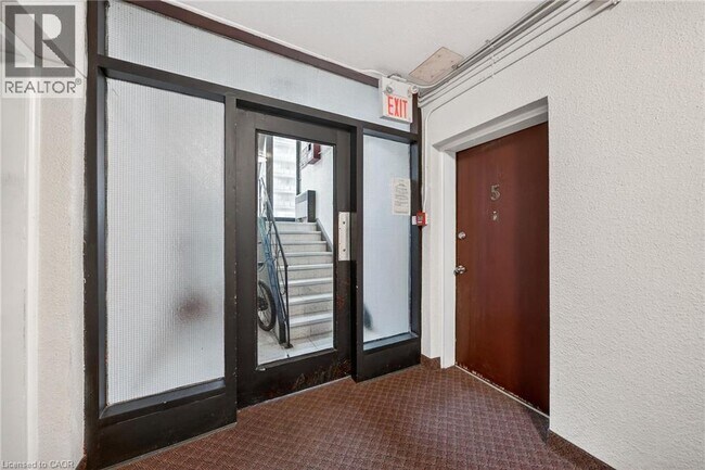 Building Photo - 237 Mohawk Rd E