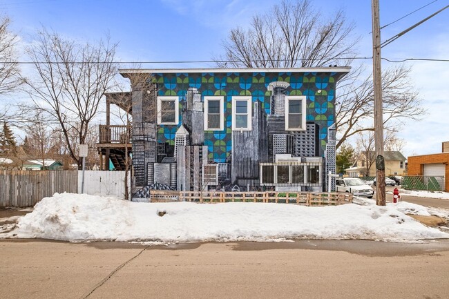 Building Photo - 2903 14th Ave S