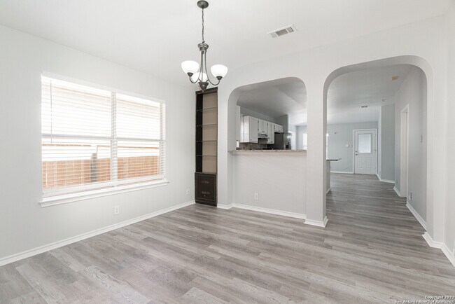 Building Photo - 622 Leopard Hollow