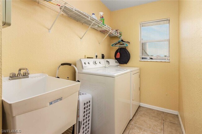 Foto del edificio - 1106 NW 20th St