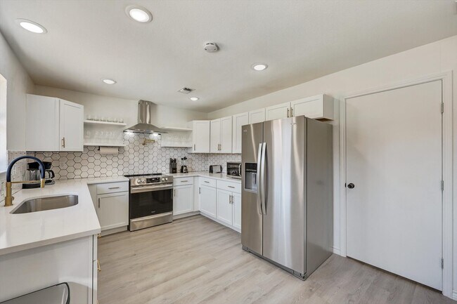 Foto del edificio - 7920 Limerick Ln