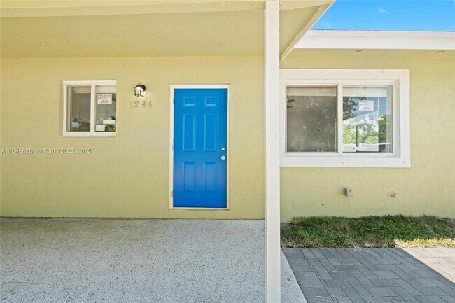 Foto del edificio - 1244 NW 2nd Ave