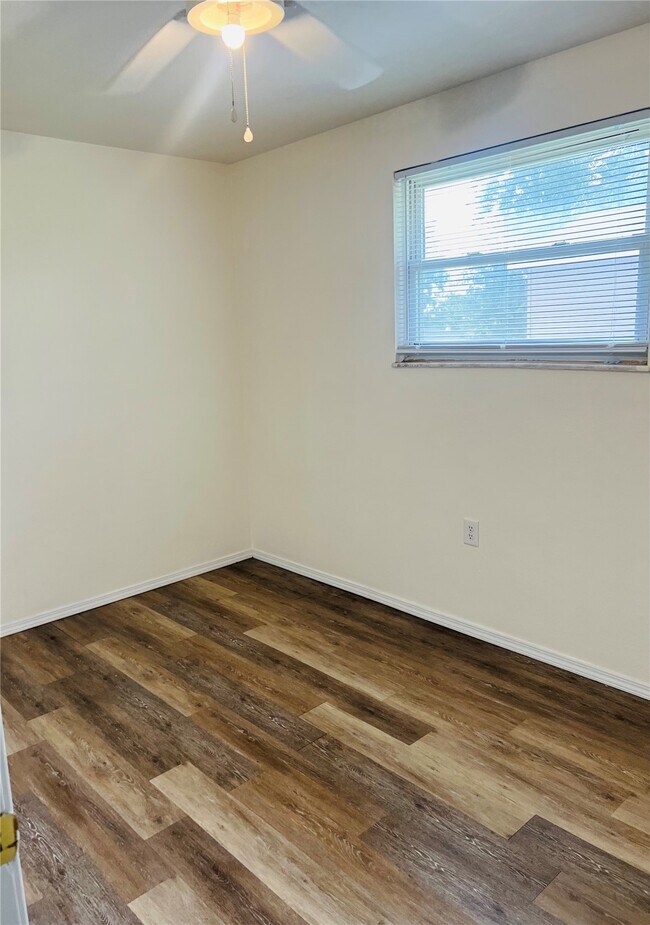 Foto del edificio - 1007 W Corbin St