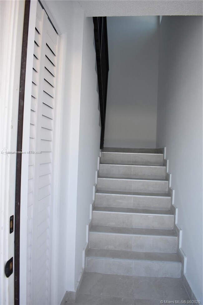 Foto del edificio - 7327 SW 22nd St