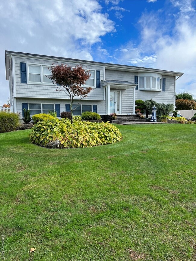 Building Photo - 65 Gateway Dr