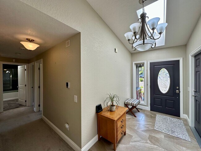 Foto del edificio - 2710 Lakeridge Ln