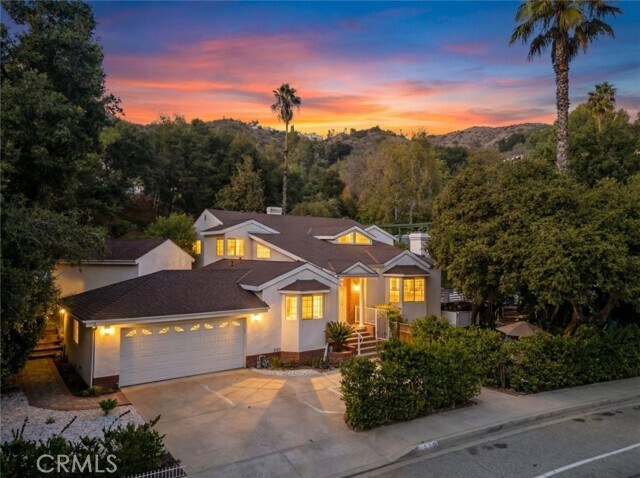 Foto del edificio - 2255 E Chevy Chase Dr