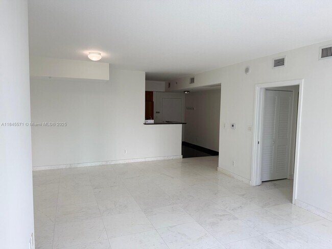 Building Photo - 325 S Biscayne Blvd