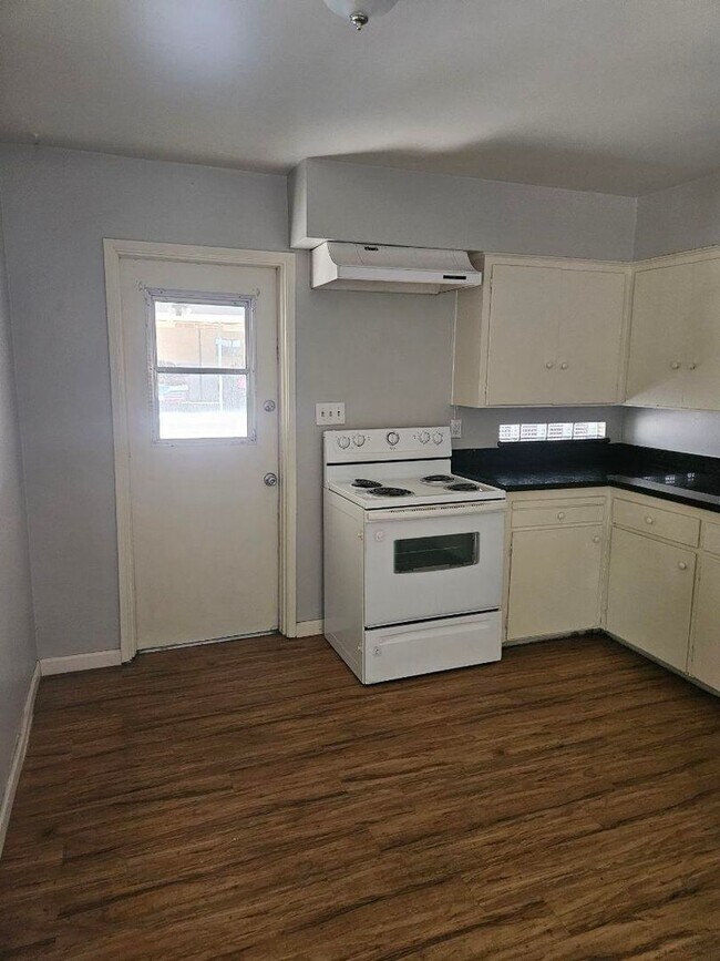 Foto del edificio - 2 bed @ Indian School/27th St