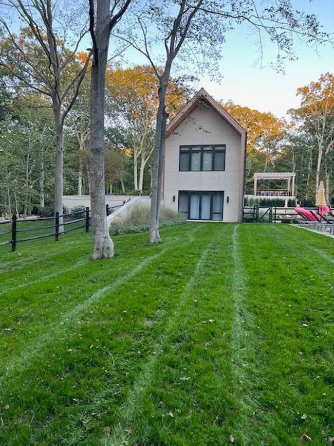 Foto del edificio - 9 Willow Pond Rd