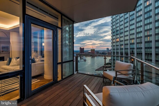 Foto del edificio - 300 International Drive