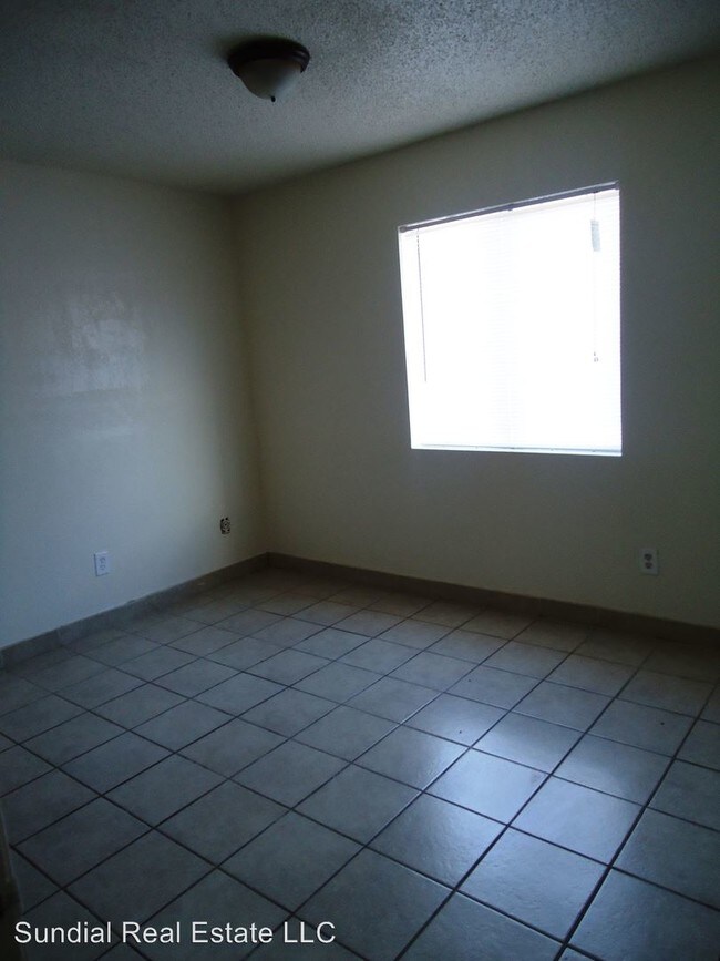 Foto del edificio - 323 E Purdue Ave