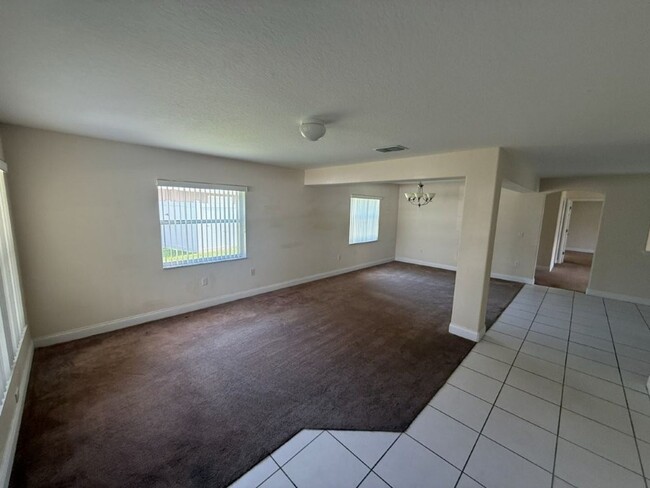 Building Photo - 960 Chase Ct