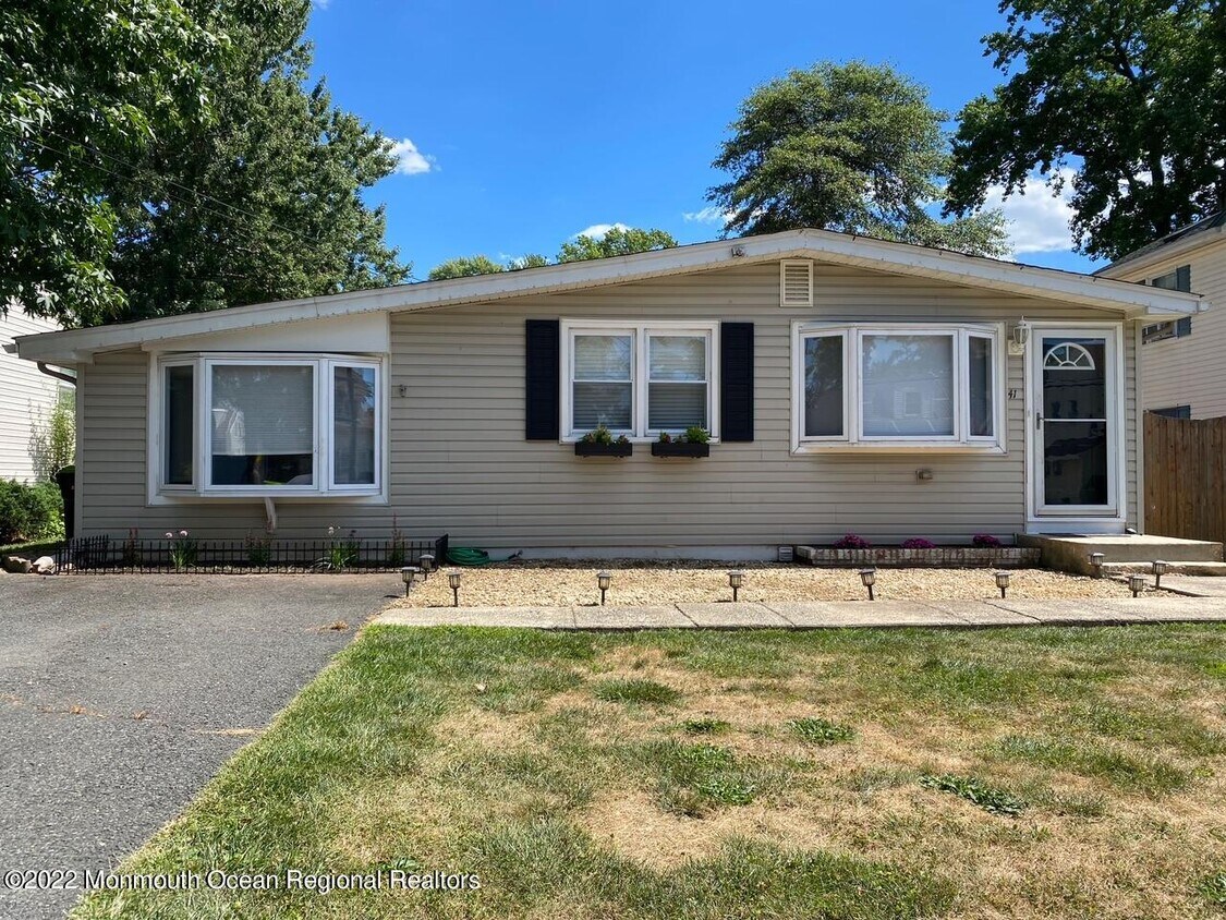 41 Ocean Blvd, Keyport, NJ 07735 House for Rent in Keyport, NJ