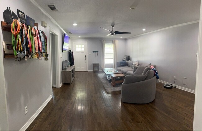 Building Photo - 4516 Pershing Ave
