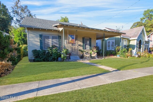 Foto del edificio - 310 Cleveland St