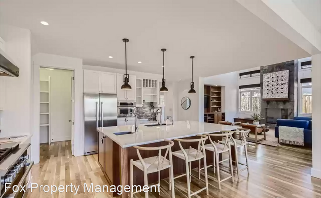 Building Photo - 4 br, 4.5 bath House - 1525 Oak Avenue #1525