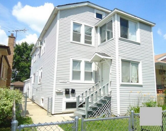 11128 South Spaulding Avenue Unit 3, Chicago, IL 60655 Apartments in