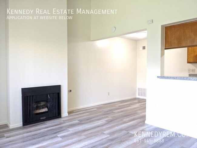 Building Photo - 43741 8th St E