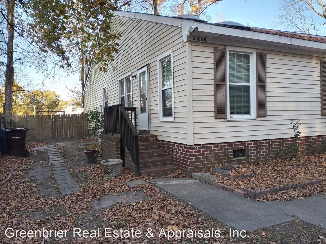 Primary Photo - 3 br, 1.5 bath House - 2308 A Miller Avenue