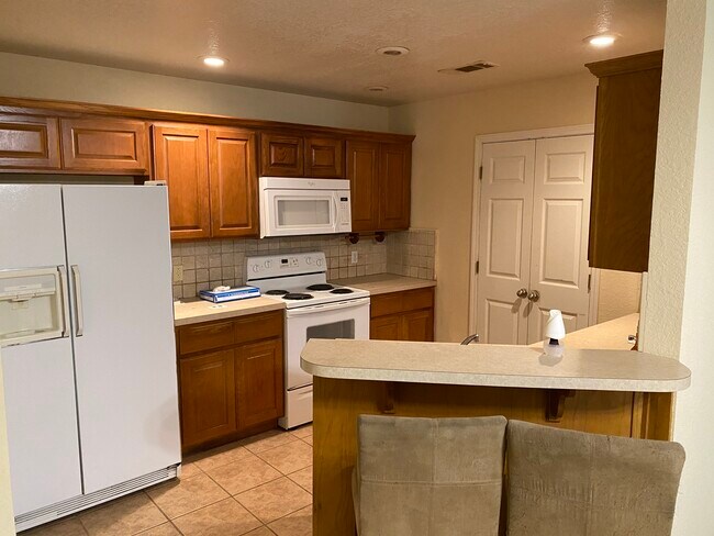Foto del edificio - 2912-2914 Fairway Hamlet Ct