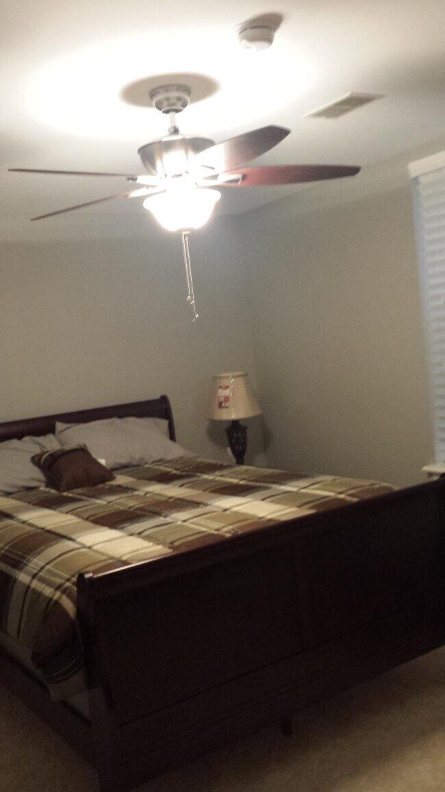 Foto del edificio - 6021 Woodlake Ln