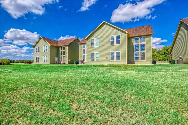 Foto del edificio - 122-122 Eagle Meadow Dr