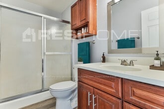 Building Photo - 1303 E Dunbar Dr