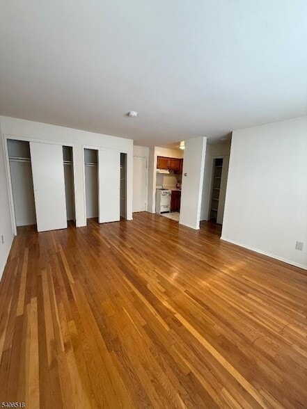 Photo - 573 Broughton Ave Apartment