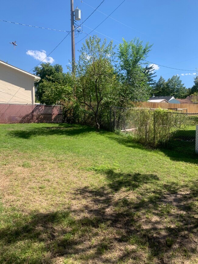 Building Photo - 458 E 1150 N