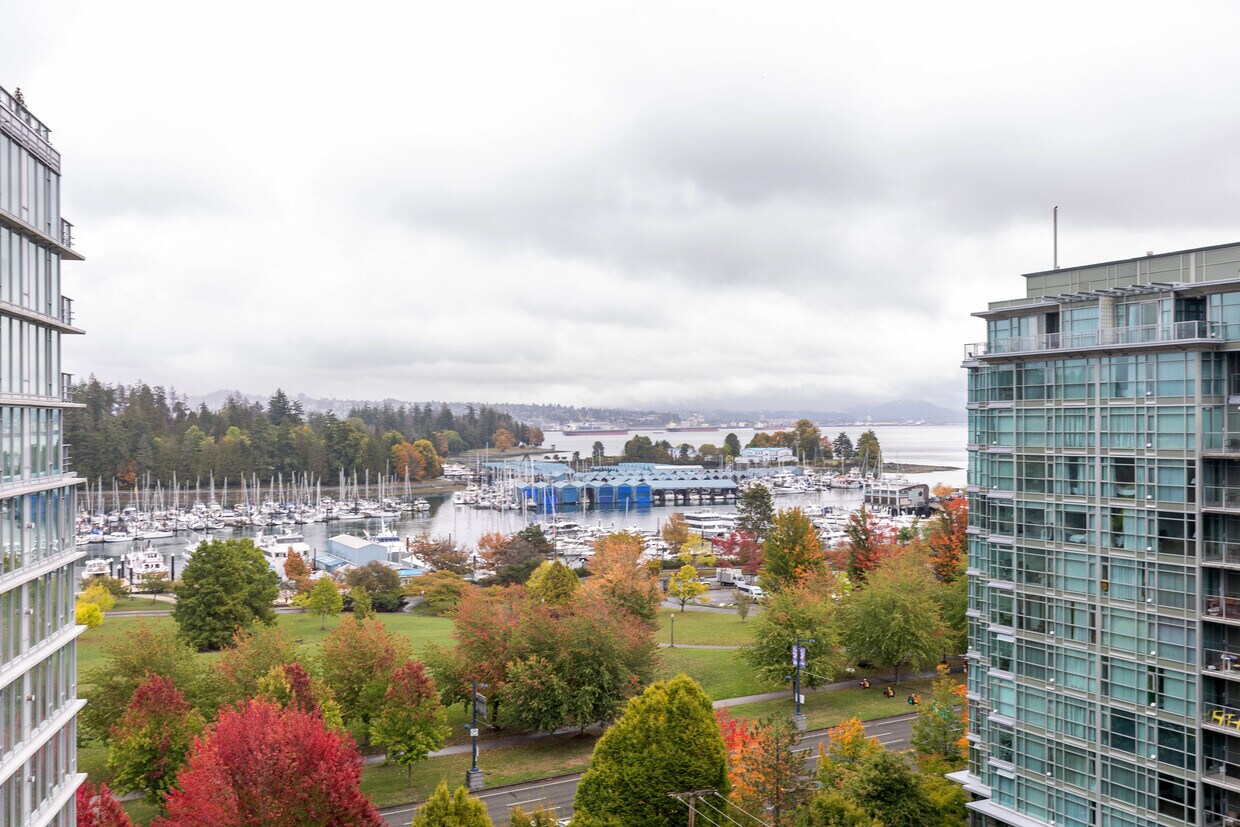 Building Photo - Harbourview