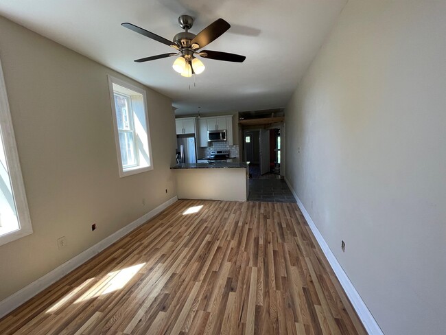 Building Photo - 352 Melwood Ave