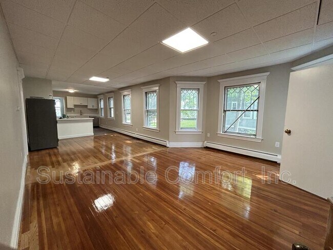 Foto del edificio - 16 Roxbury St