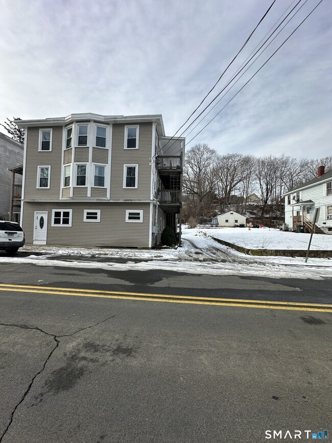 Building Photo - 48 Hunters Ave